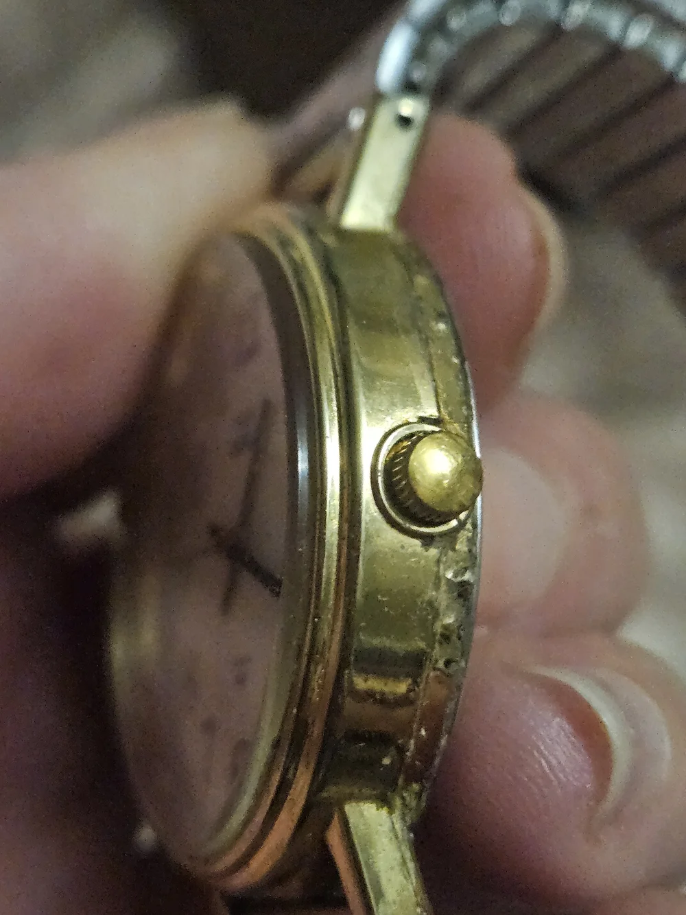 Vintage Timex Indiglo Gold Tone Mixed Metal Quartz Watch White Dial Stretch Band